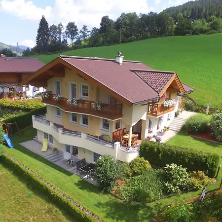 In Near Amade アパート クライナル