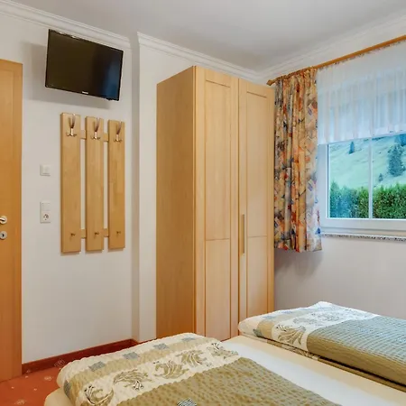 In Near Amade Kleinarl