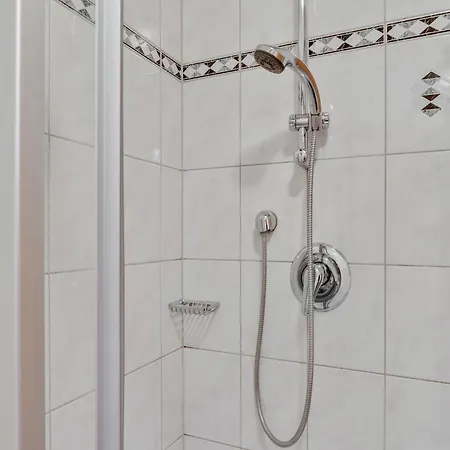 In Near Amade Kleinarl