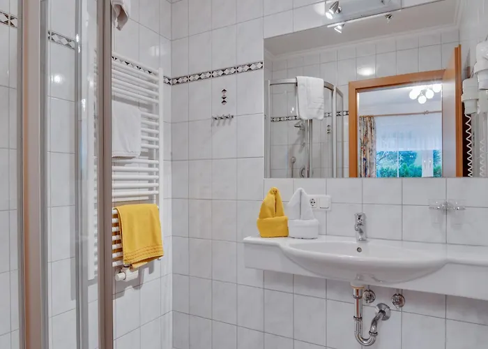 In Near Amade Apartman *