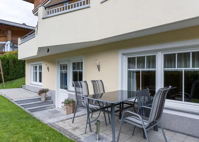 In Near Amade Apartman *