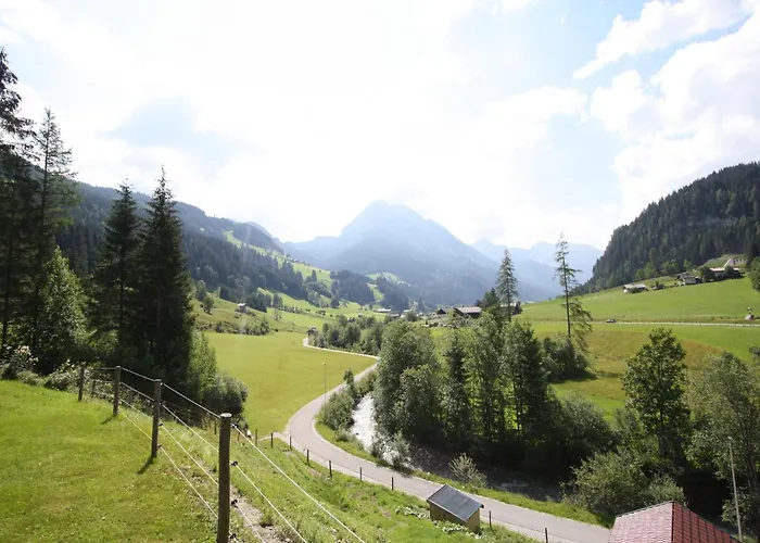 In Near Amade Apartman