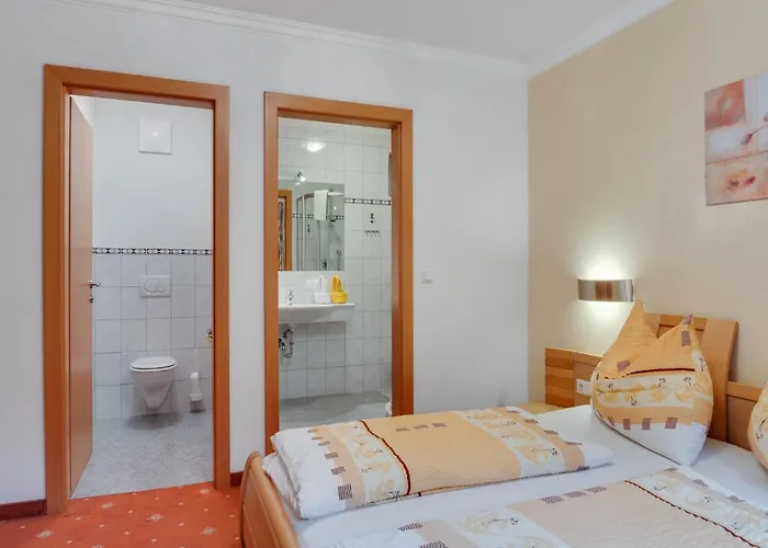 In Near Amade Kleinarl